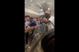 记者：恩拉沃上午进行相关体检，下午接受体能测试